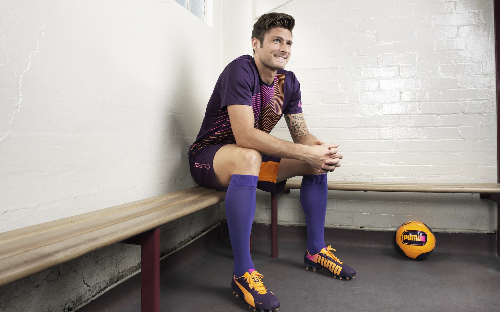 两队或现搬迁传闻再起：足球迷心潮澎湃，未来走向成谜