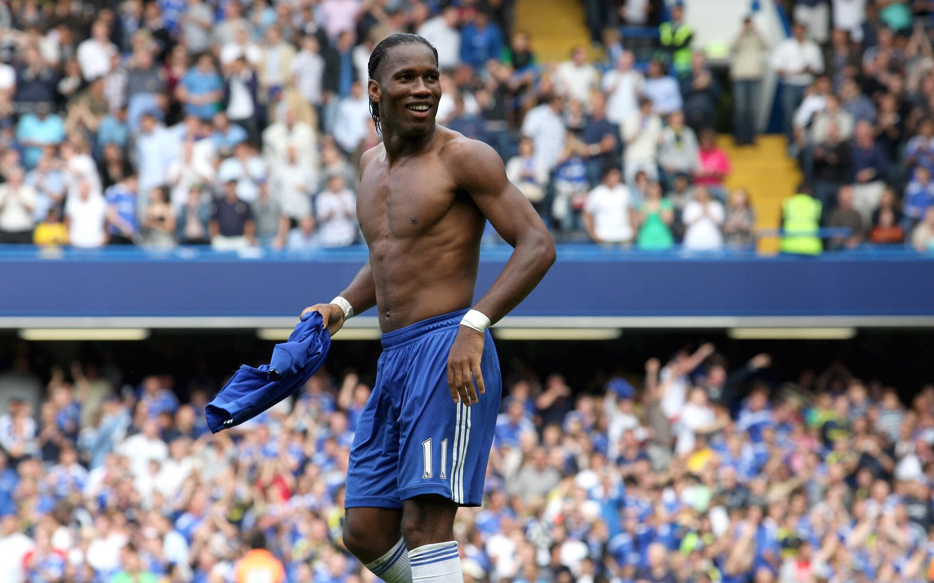 球队在比赛中以出色战术纪律控制对手攻势，球队纪律强调