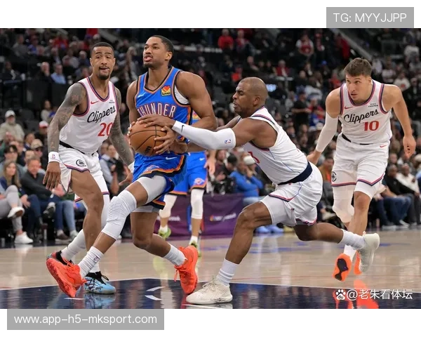 雷霆八连胜轻取快船，亚历山大狂砍30+12，雷霆对亚历山大